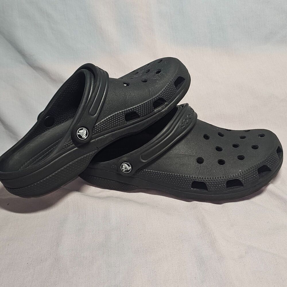 Crocs Classic Clogs Black Unisex Men’s 8 Women’s 10 Lightweight Comfort Shoes - Picture 3 of 4